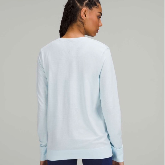 WOMEN'S LULULEMON LIGHT BLUE SWITFTLY TECH RELAXED FIT 10 - Picture 4 of 8